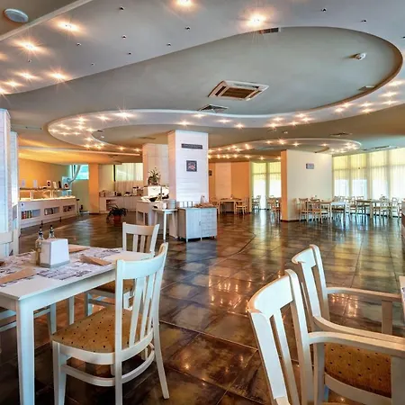 Готель Palm 4*